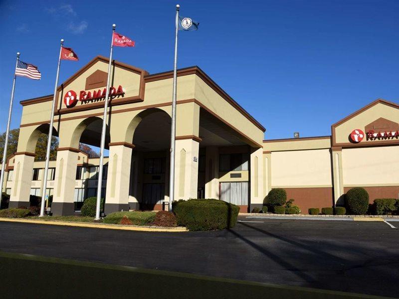 Ramada By Wyndham Triangle/Quantico Hotel Екстериор снимка