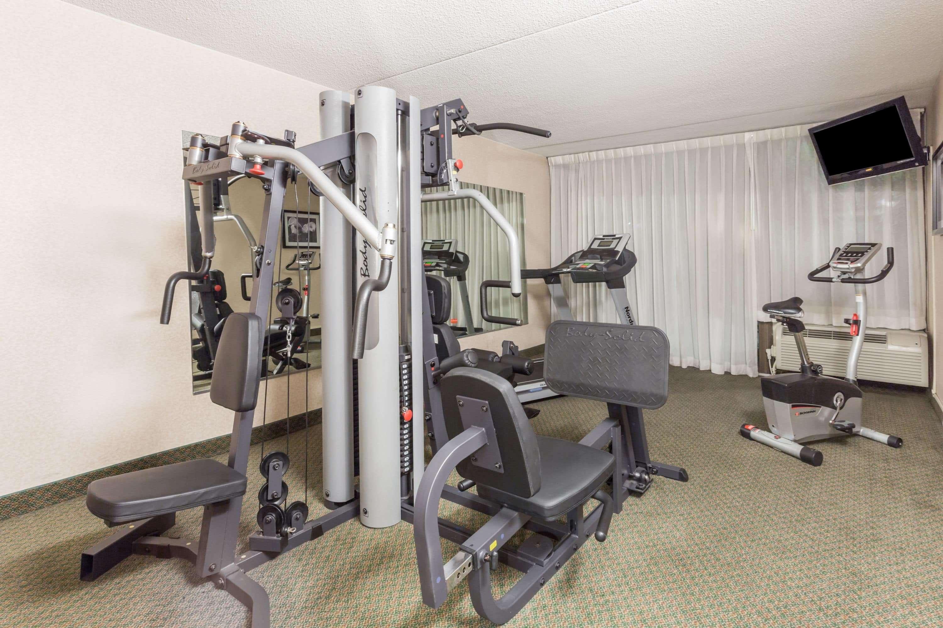 Ramada By Wyndham Triangle/Quantico Hotel Екстериор снимка